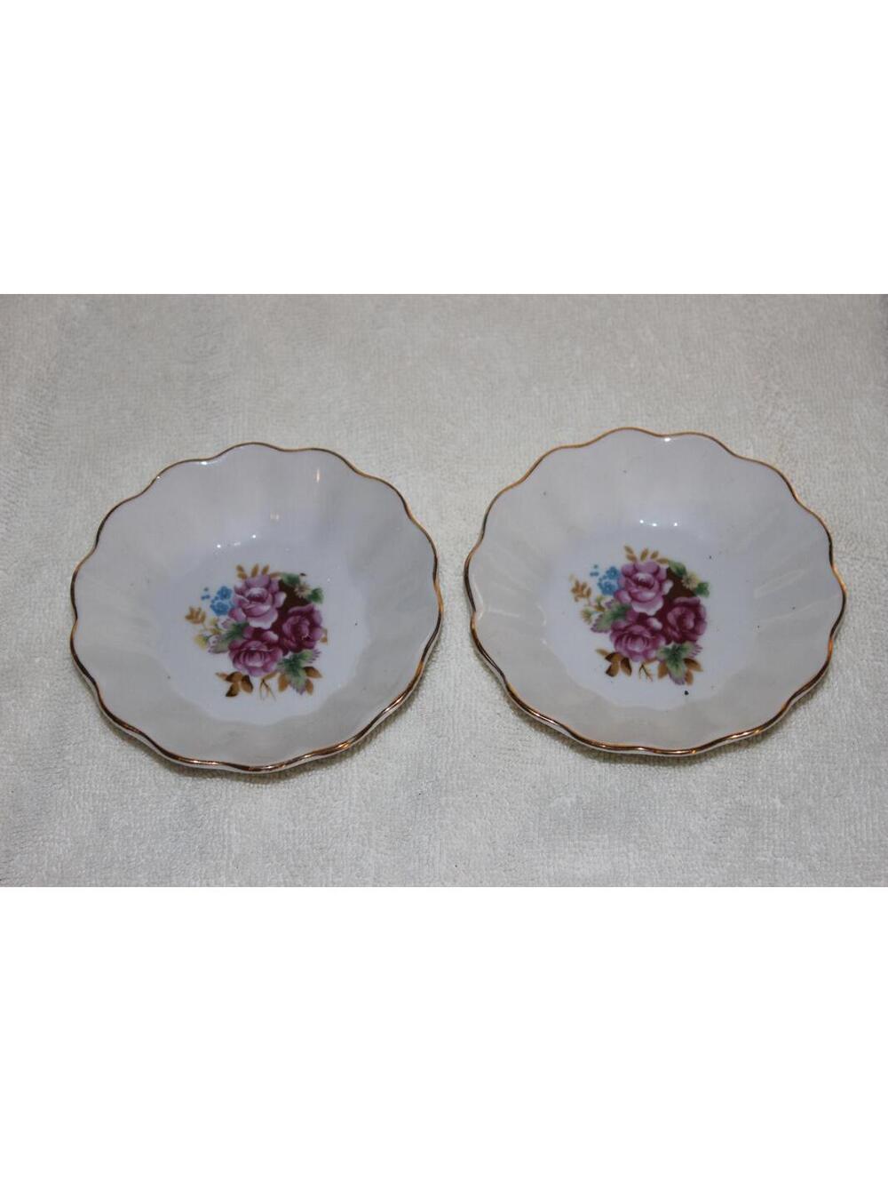 PAIR VINTAGE 4-3/8” DIAMETER SCALLOPED RUFFLED FLORAL BOWLS MADE IN JAPAN GOLD